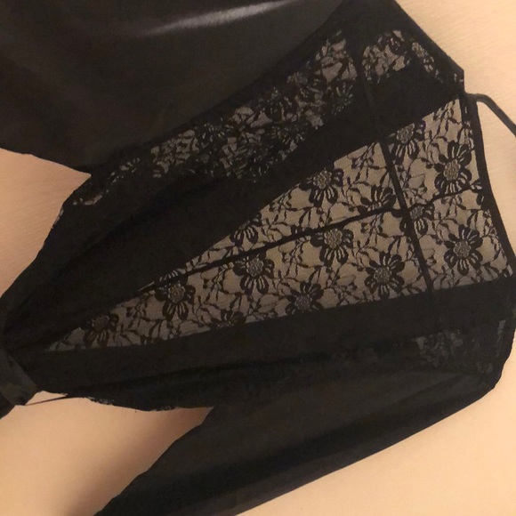 Silk lace sexy coverup - Picture 4 of 4